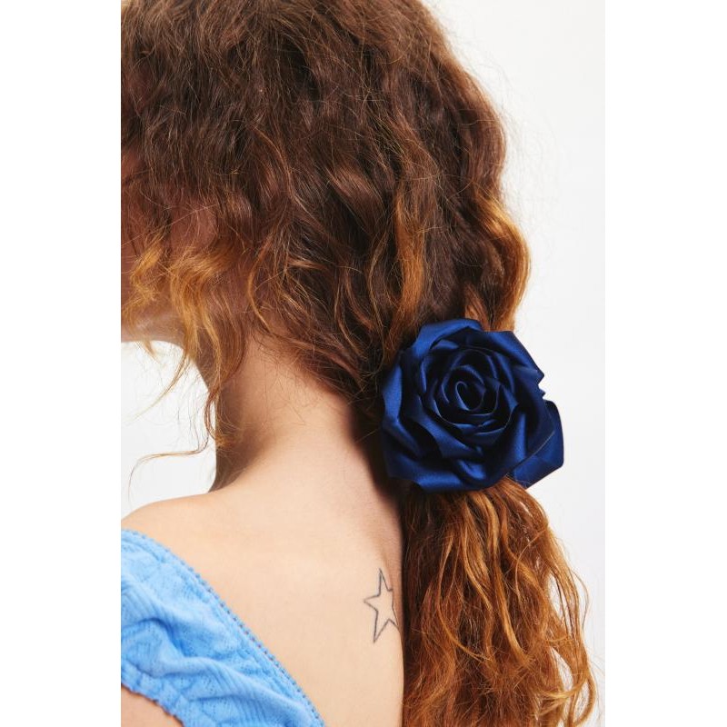 Pinza de rosetas de satén